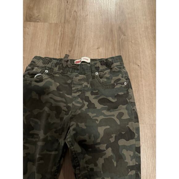 Levi's Military Camo Jogger Style Pants - Picture 2 of 3